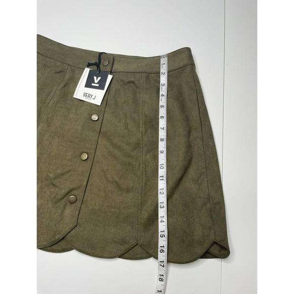 NWT VERY J Suede Scalloped Buttoned Mini Skirt L - Picture 7 of 7
